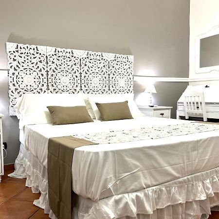Miluar - Centro Storico - Lungo La Via Della Musica Bed & Breakfast Наполи Екстериор снимка