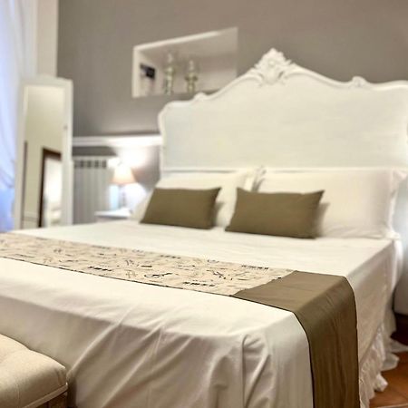 Miluar - Centro Storico - Lungo La Via Della Musica Bed & Breakfast Наполи Екстериор снимка