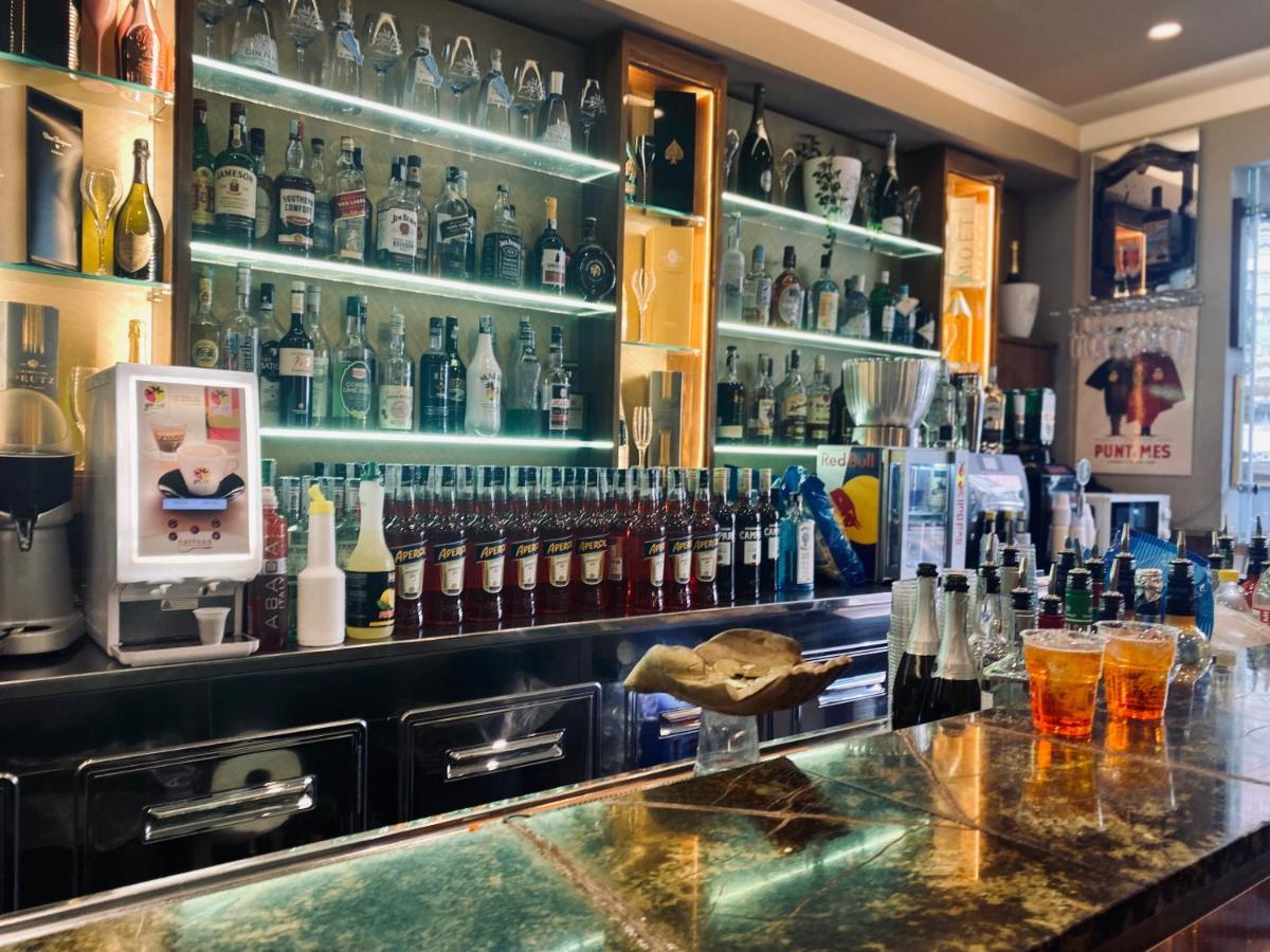 Miluar - Centro Storico - Lungo La Via Della Musica Bed & Breakfast Наполи Екстериор снимка