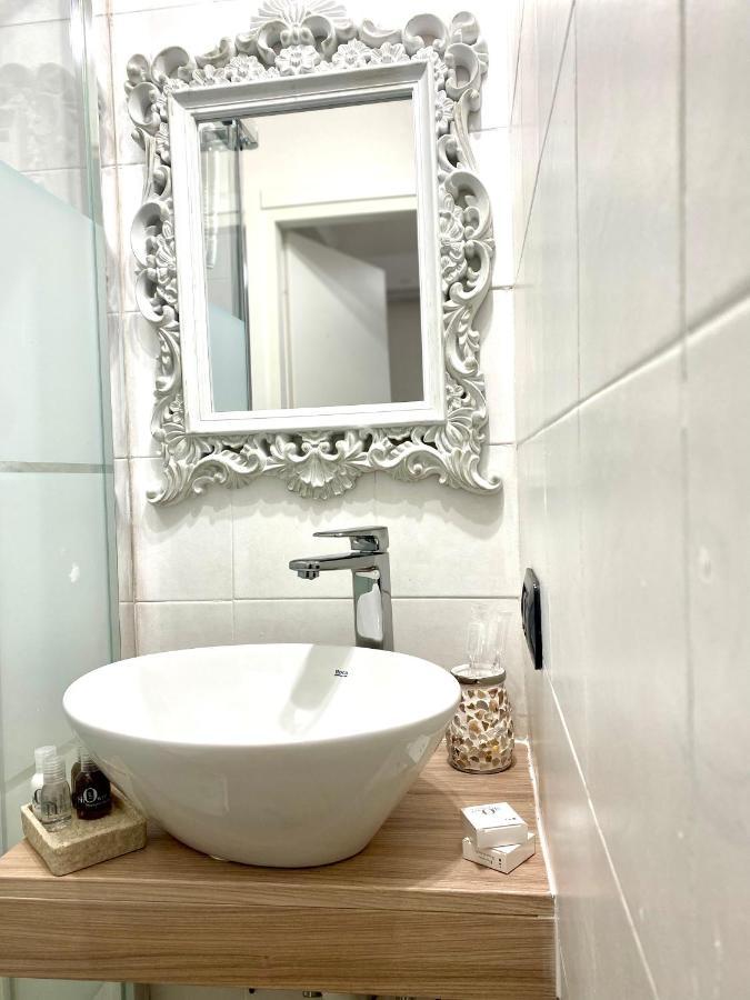 Miluar - Centro Storico - Lungo La Via Della Musica Bed & Breakfast Наполи Екстериор снимка