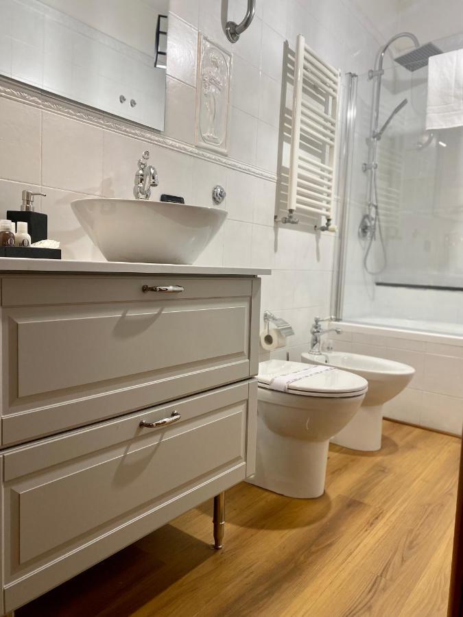 Miluar - Centro Storico - Lungo La Via Della Musica Bed & Breakfast Наполи Екстериор снимка