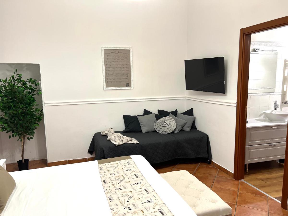 Miluar - Centro Storico - Lungo La Via Della Musica Bed & Breakfast Наполи Екстериор снимка