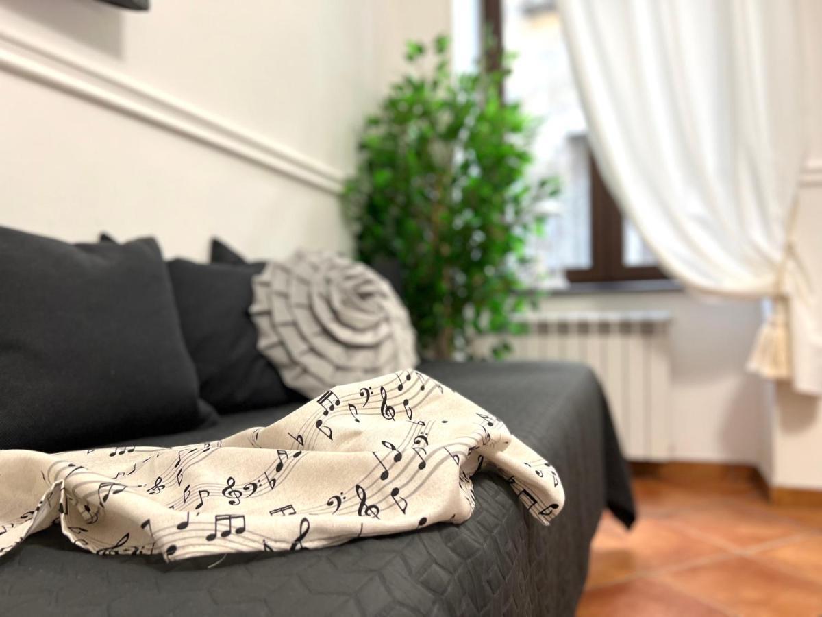 Miluar - Centro Storico - Lungo La Via Della Musica Bed & Breakfast Наполи Екстериор снимка