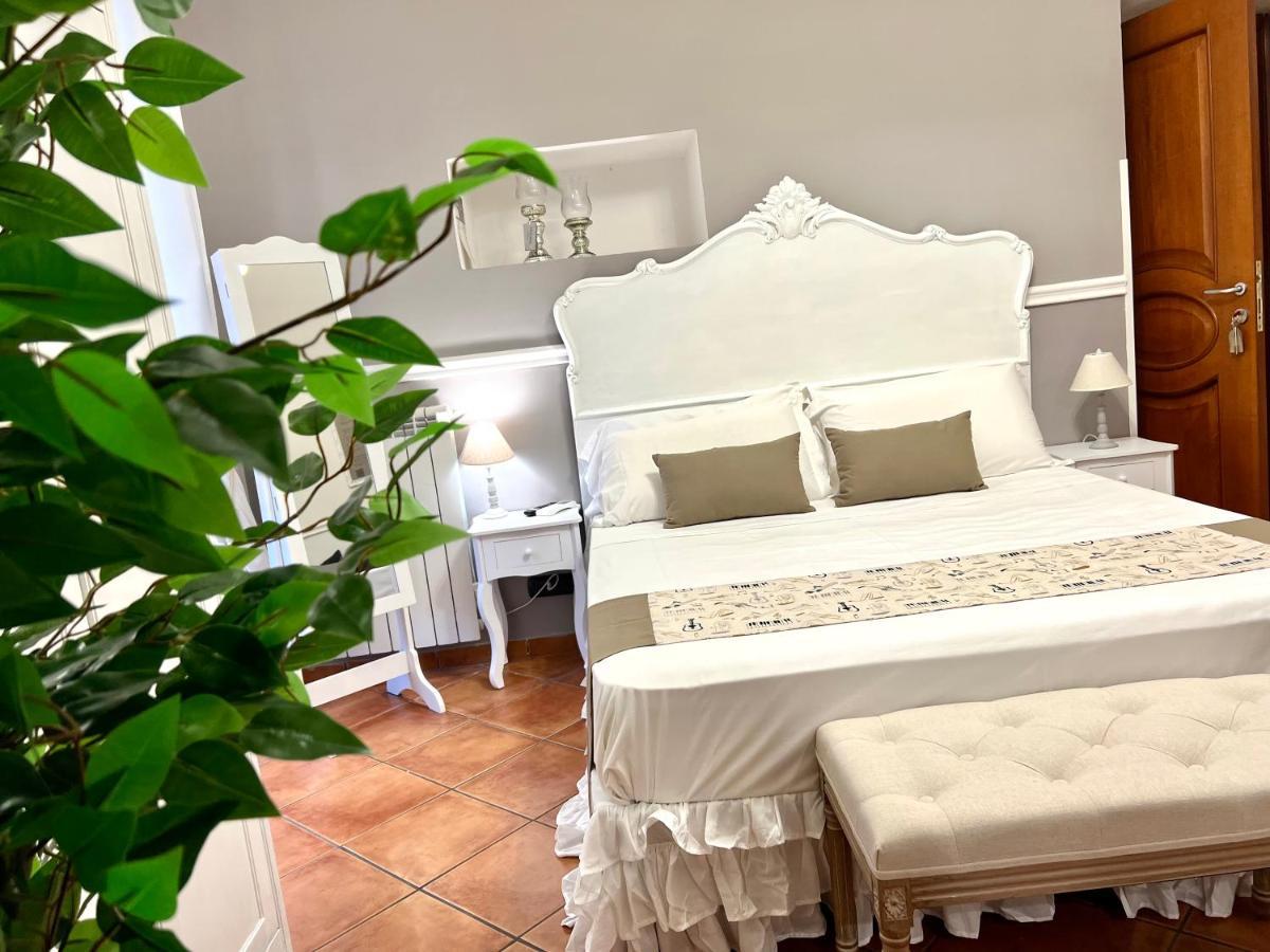 Miluar - Centro Storico - Lungo La Via Della Musica Bed & Breakfast Наполи Екстериор снимка