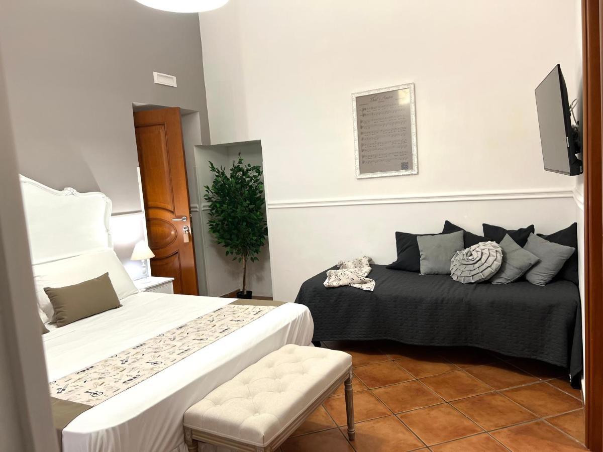 Miluar - Centro Storico - Lungo La Via Della Musica Bed & Breakfast Наполи Екстериор снимка